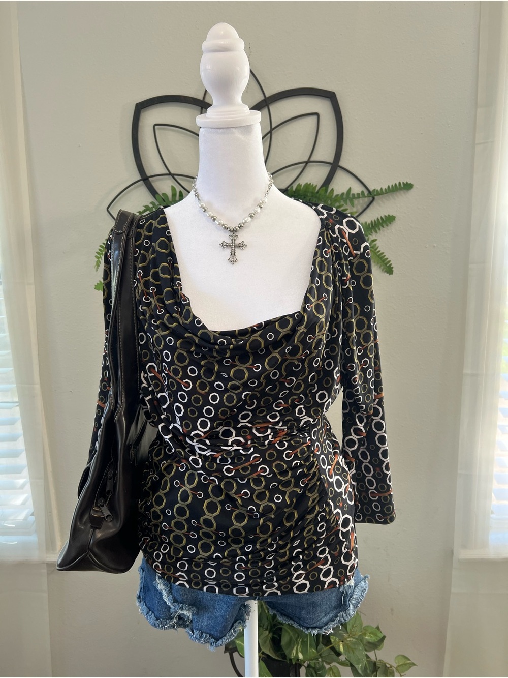 Worthington Stretch Geometric Ruched Cowl Neck Top Medium - Picture 1 of 4